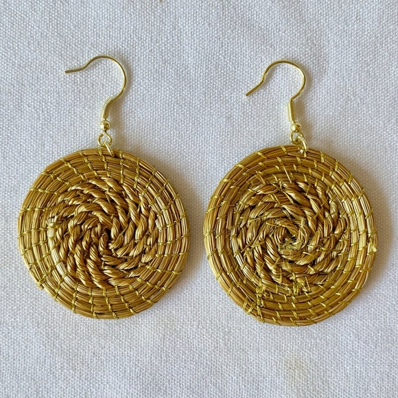 Rare Golden Grass Earrings - Picture 7 of 14